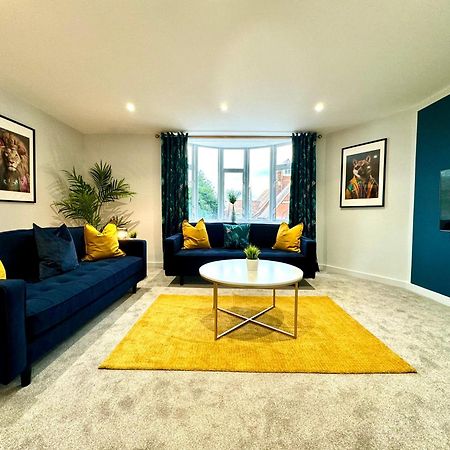 Amazing Large 3 Bedroom Apartment - Sleeps 8! Bournemouth Eksteriør billede