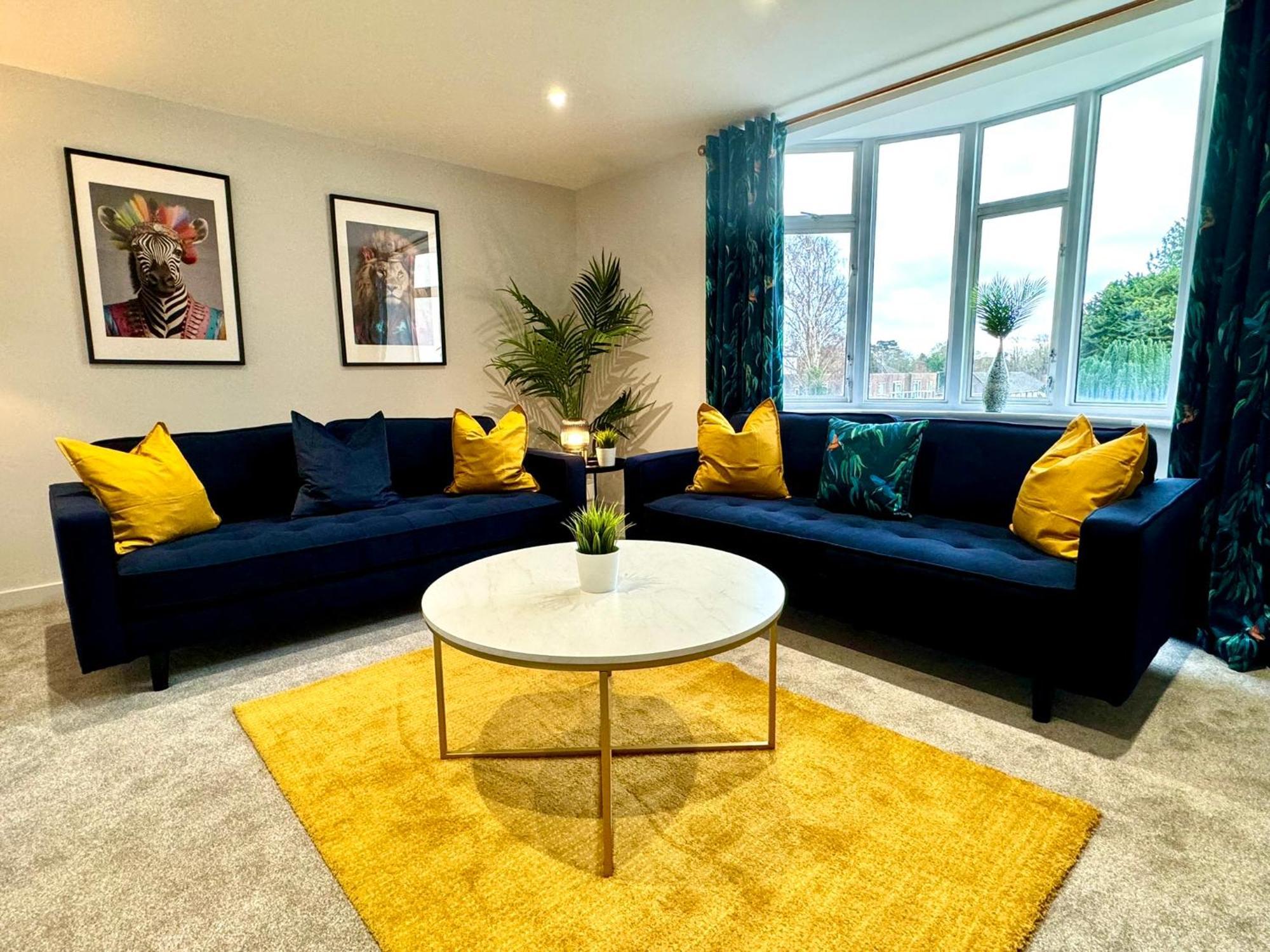 Amazing Large 3 Bedroom Apartment - Sleeps 8! Bournemouth Eksteriør billede